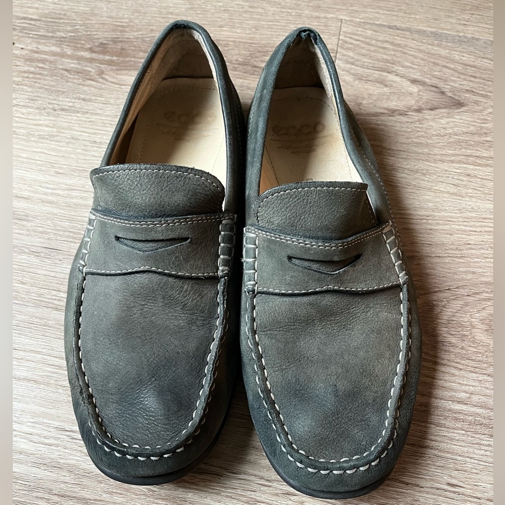 ECCO men’s grey leather loafers